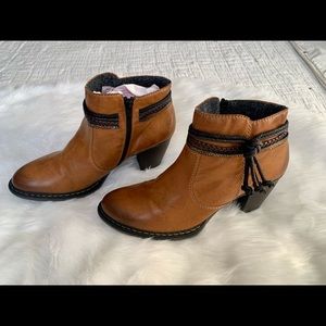 Rieker Anti-Stress with Tie Detail Ankle Brown Leather Boots; 42 EU; 10/10.5 US